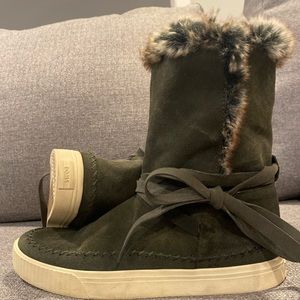 Toms Vista Faux Fur Suede Boots Waterproof